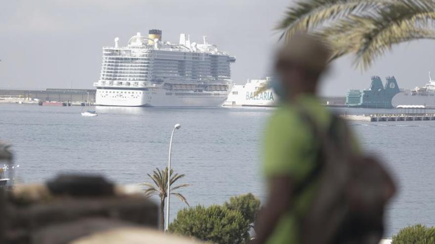 Negueruela defiende el acuerdo «inamovible» de tres cruceros al día en el Puerto de Palma