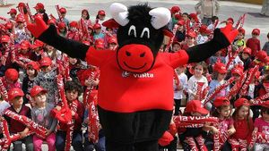 El toro Tei-Tei, la mascota oficial de la Vuelta a Espanya 2015.