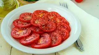 Los chefs españoles coinciden: “Para que los tomates tengan más sabor, espera entre 5 y 10 minutos después de aliñarlos con aceite y sal”