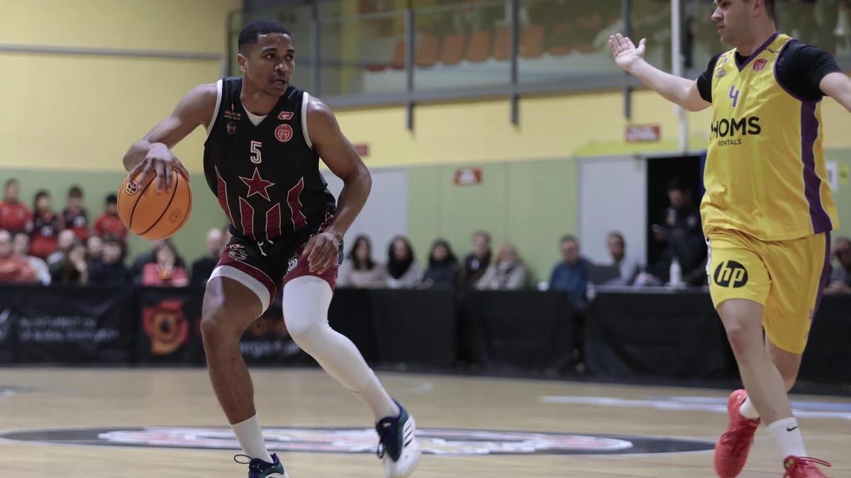 Joelvin Cabrera Leaves Bisbal Basketball for Llíria: A New Chapter as Content Writer