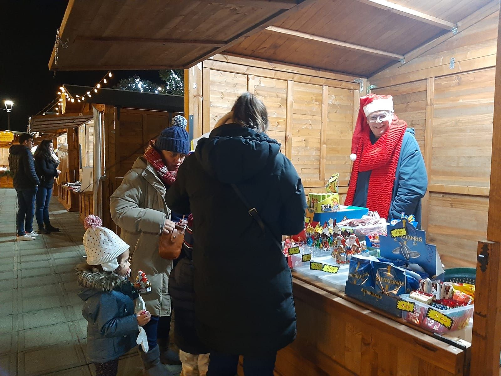 Llanera estrena el  mercadillo navideño: así es la evento en la plaza Cuno Corquera de Posada