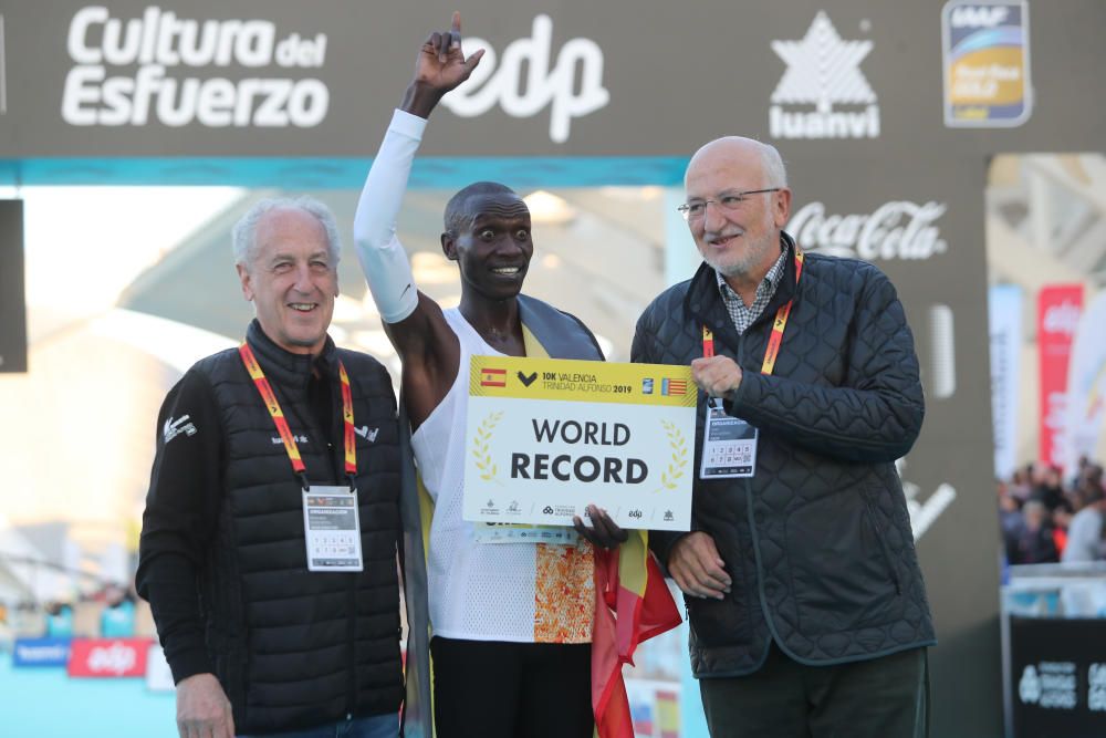 El ugandés en su llegada a la meta en el Maratón V