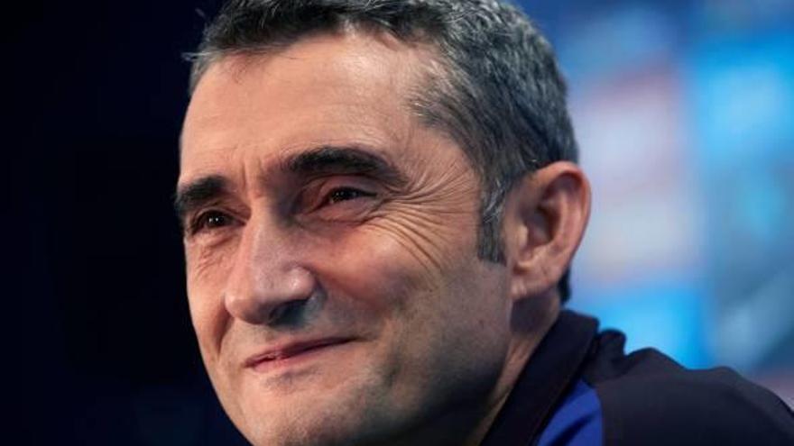 Ernesto Valverde, técnico del Barça, ayer antes del entrenamiento.