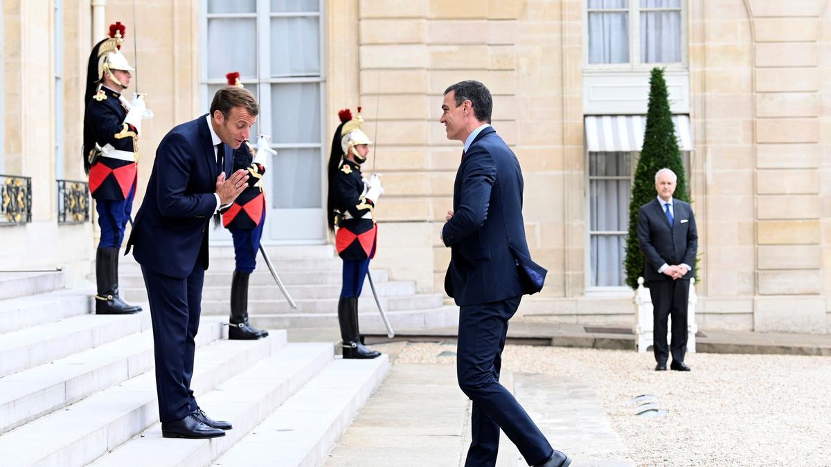 Sánchez se reúne con Macron en el Palacio del ElíseoEl presidente del Gobierno, Pedro Sánchez, con el presidente de la República francesa, Emmanuel Macron, en la reciente cumbre europea de Versalles.