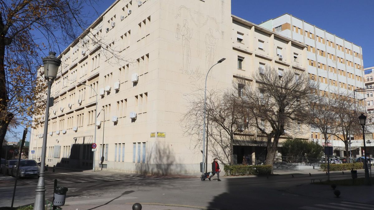 Fachada de los juzgados y la Audiencia de Badajoz.