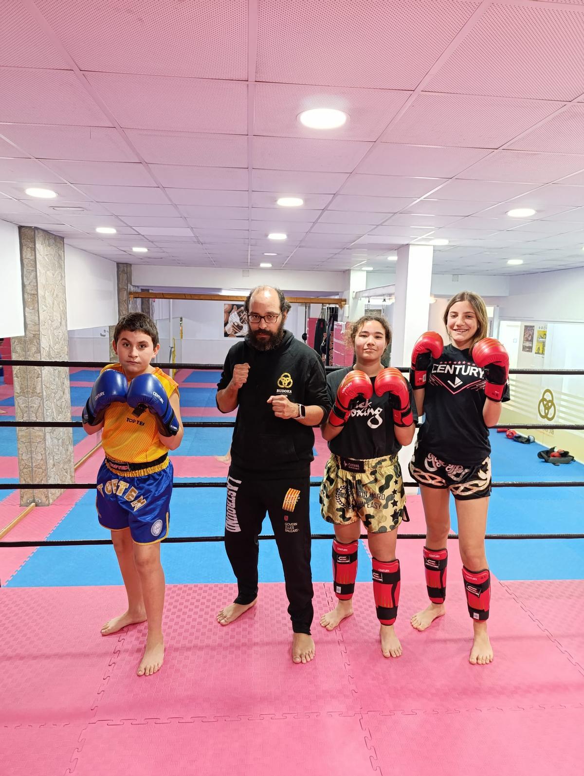 Los tres luchadores desplazados a Santander