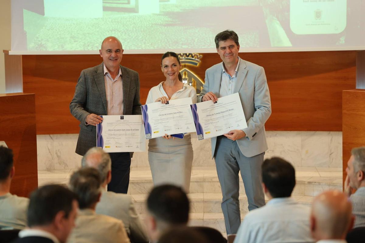Entrega de diplomas con distinciones Sicted en el Consell de Ibiza.
