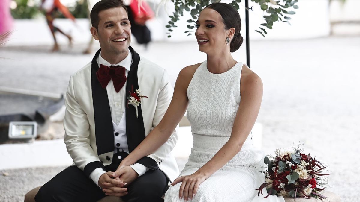 Los novios, en la ceremonia.