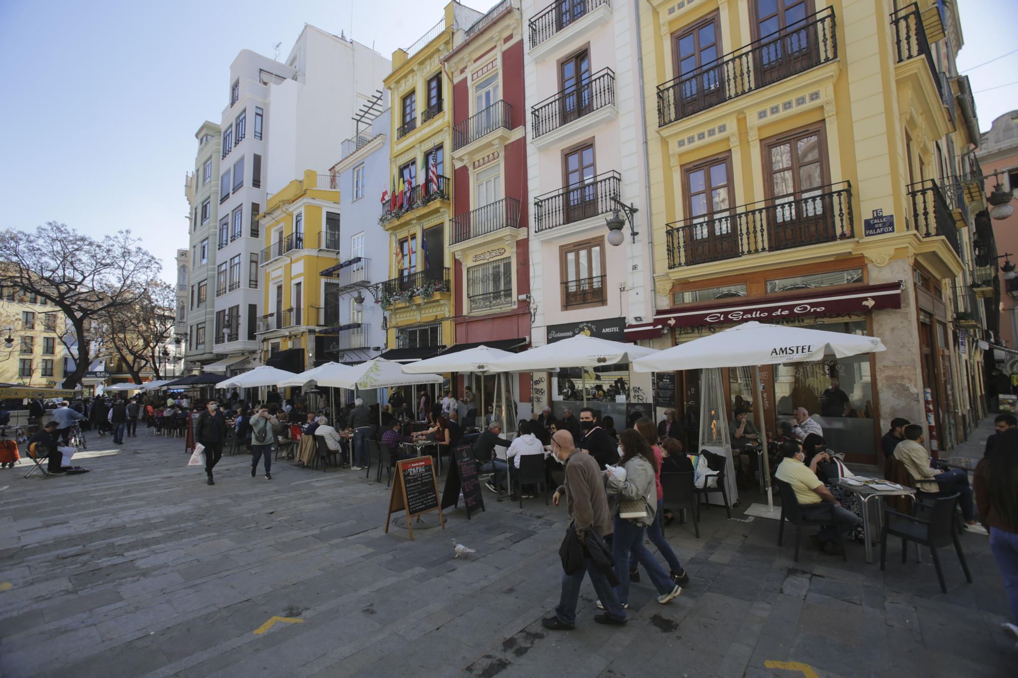 Las buenas temperaturas llenan el centro de València este fin de semana