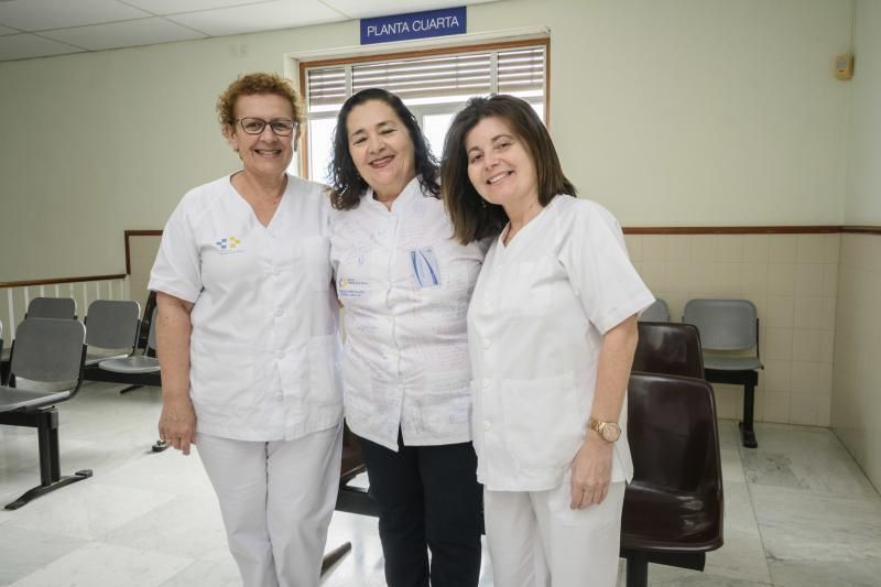 Una de las trabajadoras jubiladas del SCS nos enseña el ambulatorio de San Juan en su última semana de actividad, ya que el 7 de mayo se traslada a El Calero  | 30/04/2018 | Fotógrafo: Tony Hernández