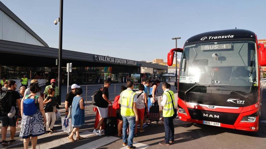 Renfe restablece los Cercanías y recupera el AVE Madrid-Valencia tras la alerta roja