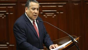 El Congreso de Perú da su respaldo al gabinete de Boluarte en pleno escándalo de los Rólex