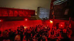 ¿Li sembla excessiu el toc de queda?