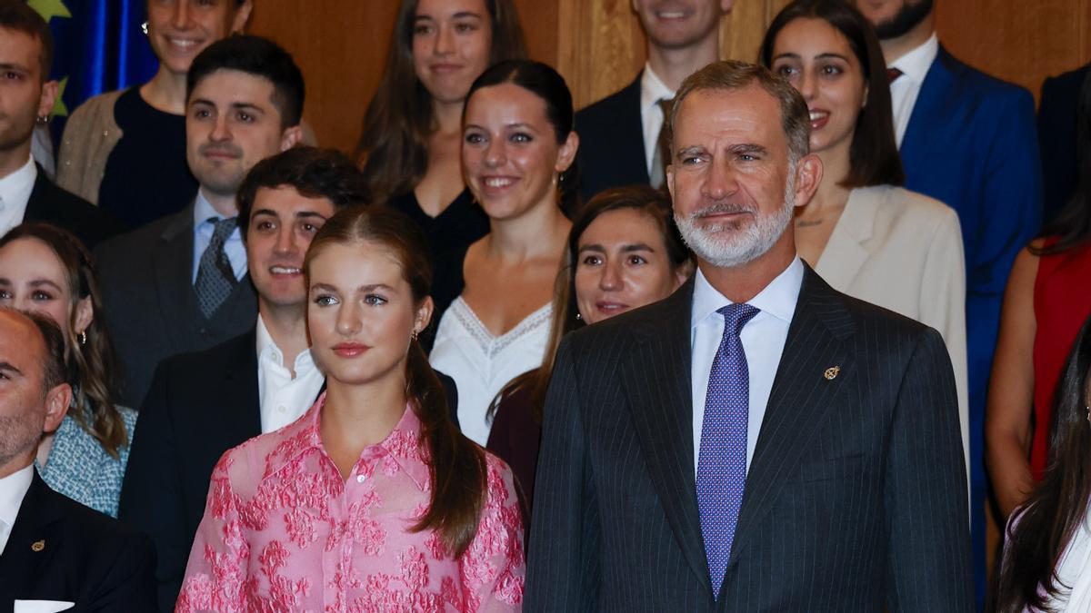 La princesa Leonor apuesta por el rosa en la recepción de los Premios Princesa de Asturias con este vestido de Simorra