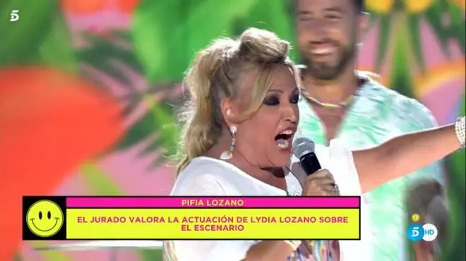 Los desternillantes carteles que acompañaron las actuaciones del 'Sálvame Media Fest'