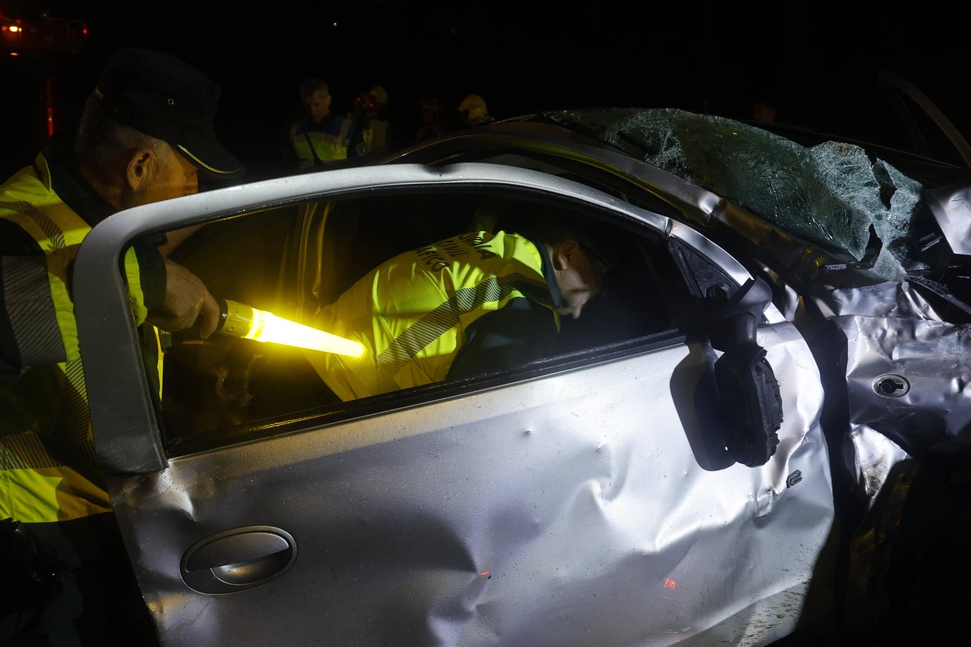 Dos fallecidos y dos heridos graves en un accidente en Ames 