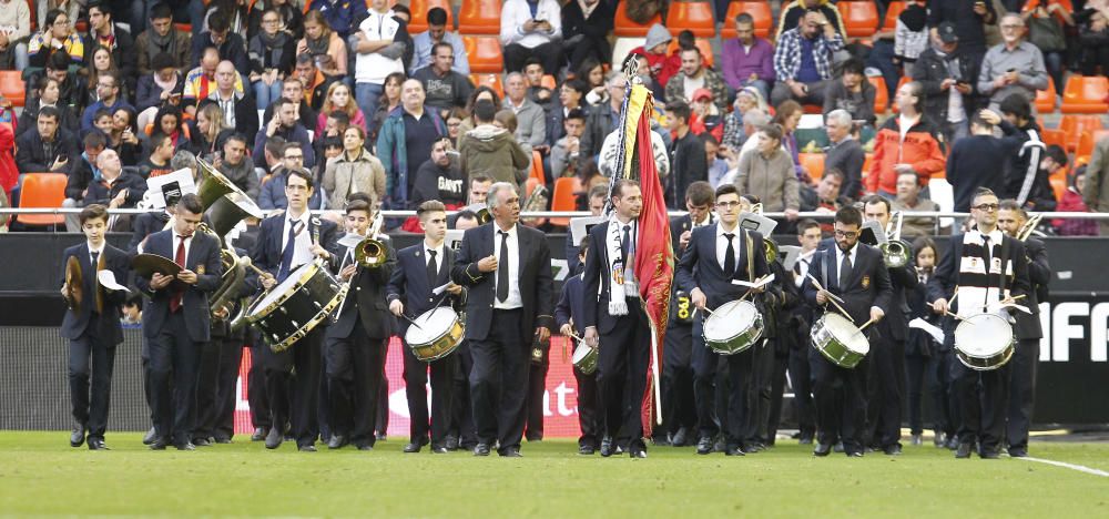 Bandas de Música en Mestalla: La A.M. Montaverner interpresta 'El Kabila'