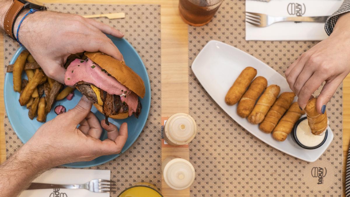 Tepuy Burger se destaca por su enfoque centrado en el cliente, la autenticidad y la experiencia gourmet.