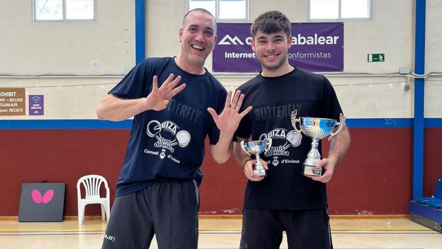 José Ramírez y Albert Prats con sus trofeos. | D.I.