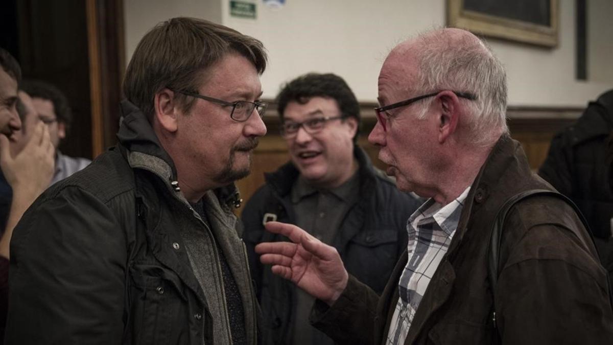 El líder de En Comú Podem, Xavier Domènech, con Jordi Borja, militante histórico del PSUC.