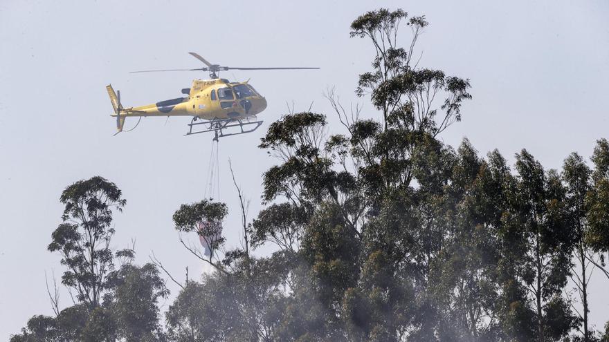Los recursos paralizan la contratación de seis helicópteros y brigadas contra los incendios