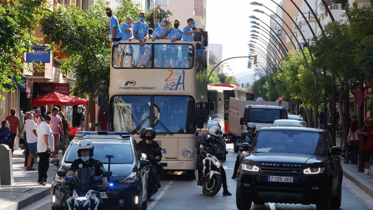 Imágenes de la celebración en casa de la UD Ibiza