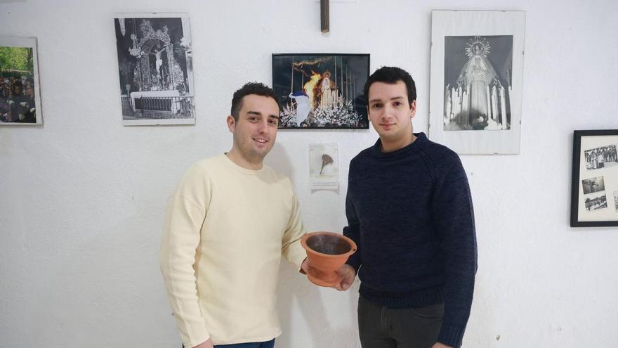 Aprender a oler la Semana Santa: la Cofradía de los Ramos estrena una cata de incienso pionera en Cáceres