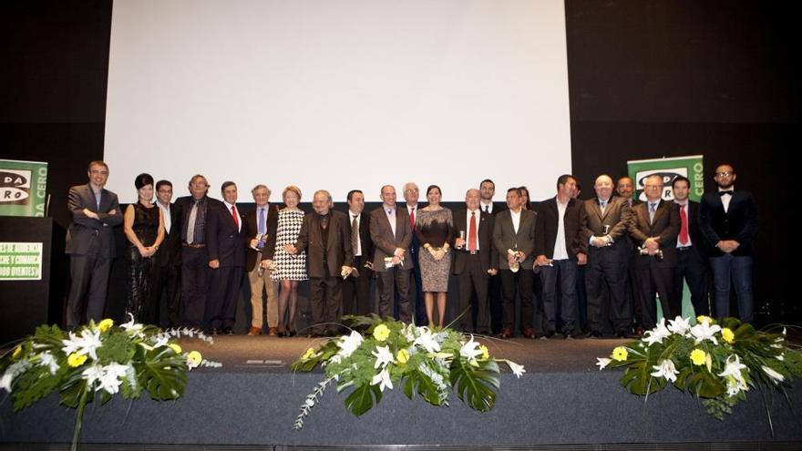 Premiados, Jurado y miembros de Onda Cero Elche, en la V edición de los premios &#039;Ilicitanos en la Onda&#039;