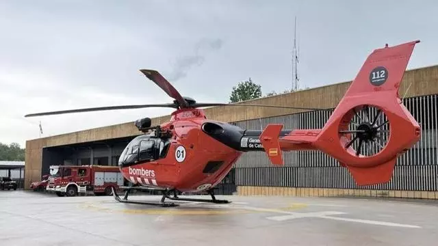 Vídeo | Els Bombers estrenen a Olot un helicòpter propi fix tot l'any