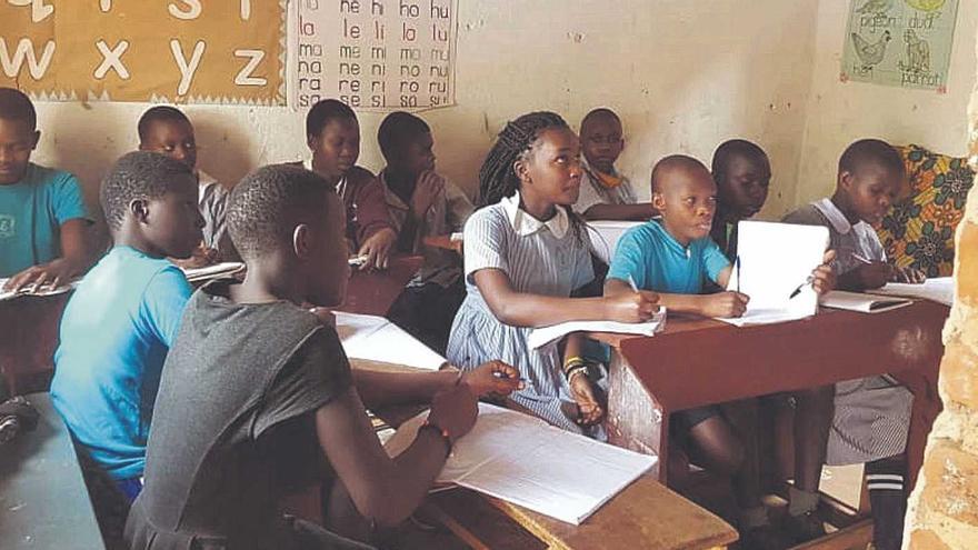Una entitat de Figueres paga els estudis a nens vulnerables d’Uganda