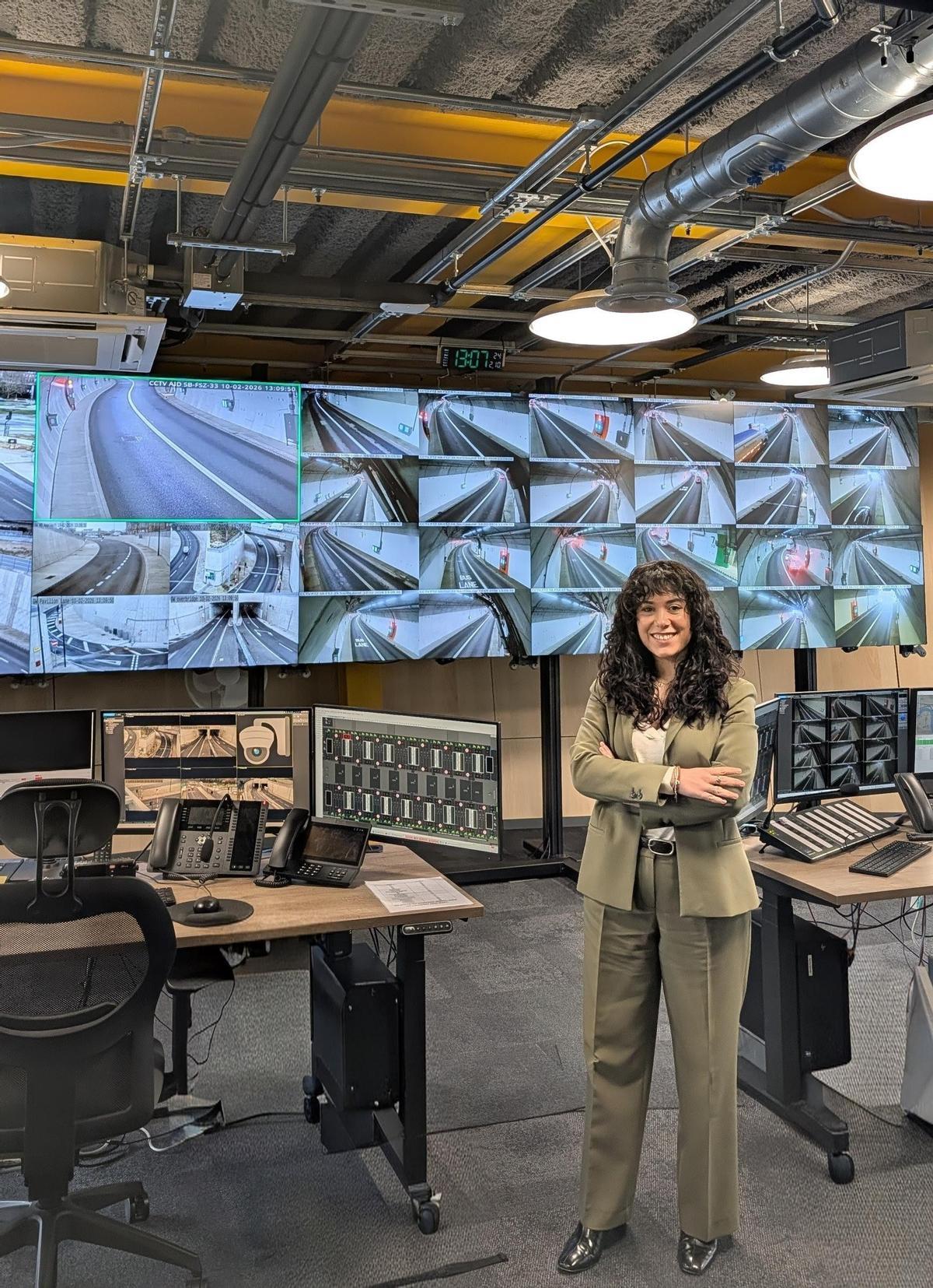 Ana Méndez Civieta en el centro de control del tunel de Silvertown.