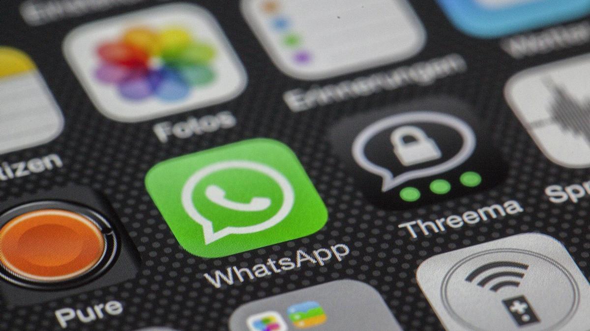 La Policía lanza un aviso por esta estafa de WhatsApp: "¿Dónde nos conocimos?"