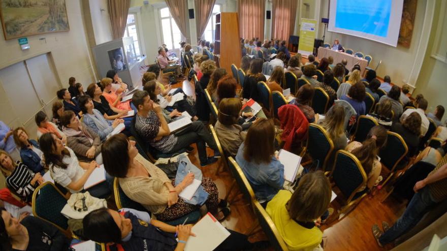 Un centenar de professionals al seminari transfronterer sobre prevenció del maltractament a la gent gran