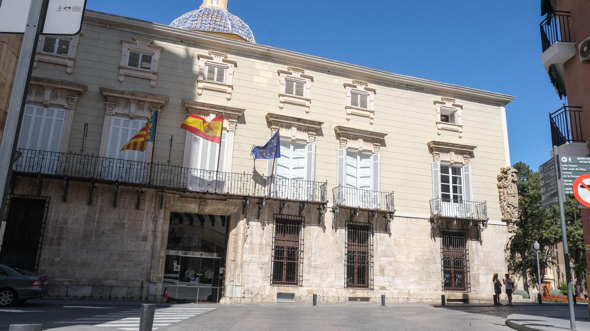 Palacio del Marqués de Arneva, sede del Ayuntamiento oriolano