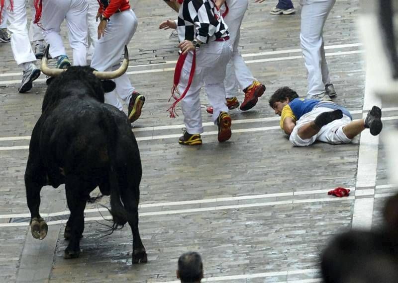 Fotogalería: 6º encierro de los Sanfermines 2013