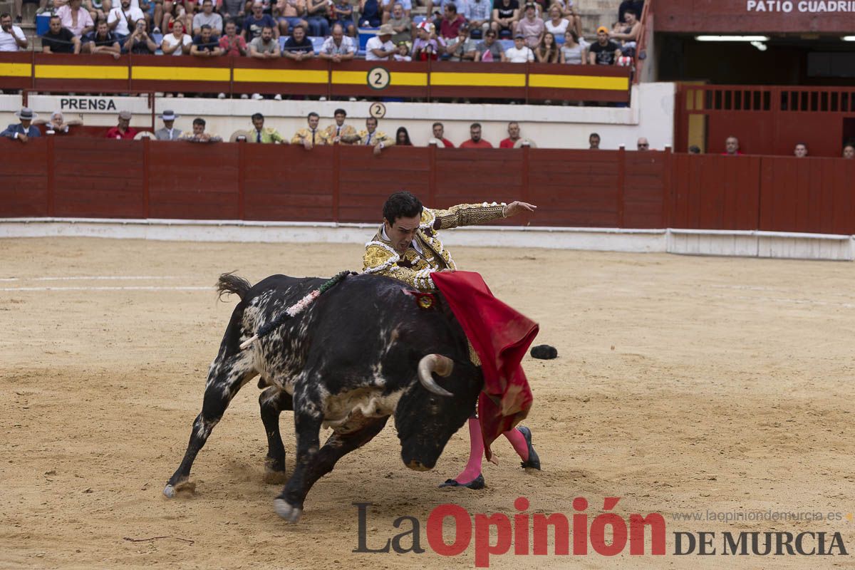 Tarde histórica en Abarán con la alternativa de José María Trigueros y el indulto de Tomás Rufo, junto a Castella salieron a hombros