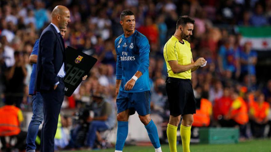 Zidane: "La tarjeta a Cristiano es un poco fuerte"