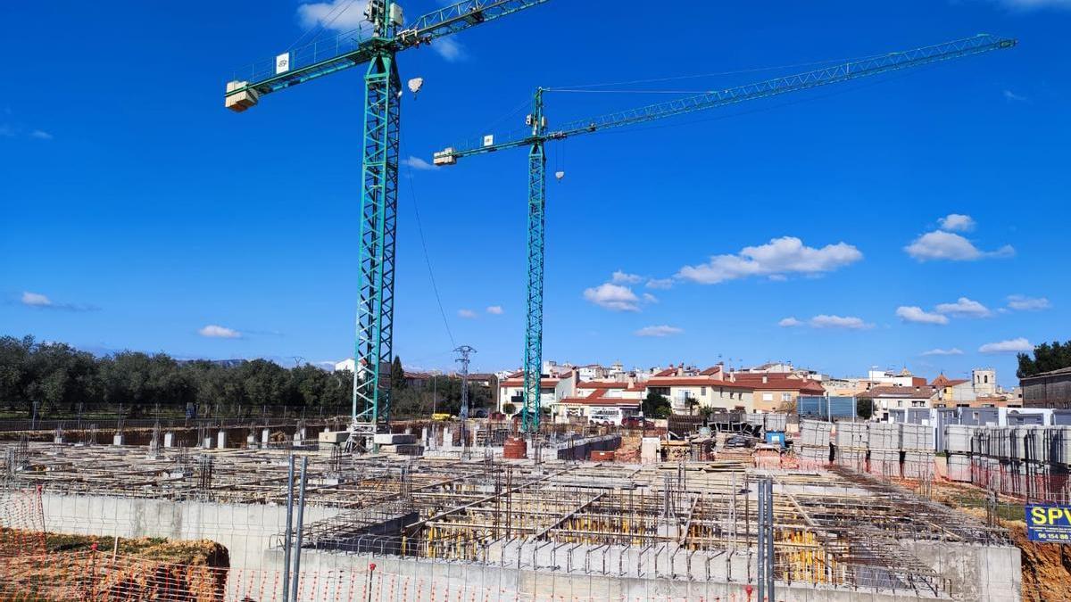 Así están las obras de la futura residencia de mayores de Sant Mateu, que avanzan según los plazos previstos.