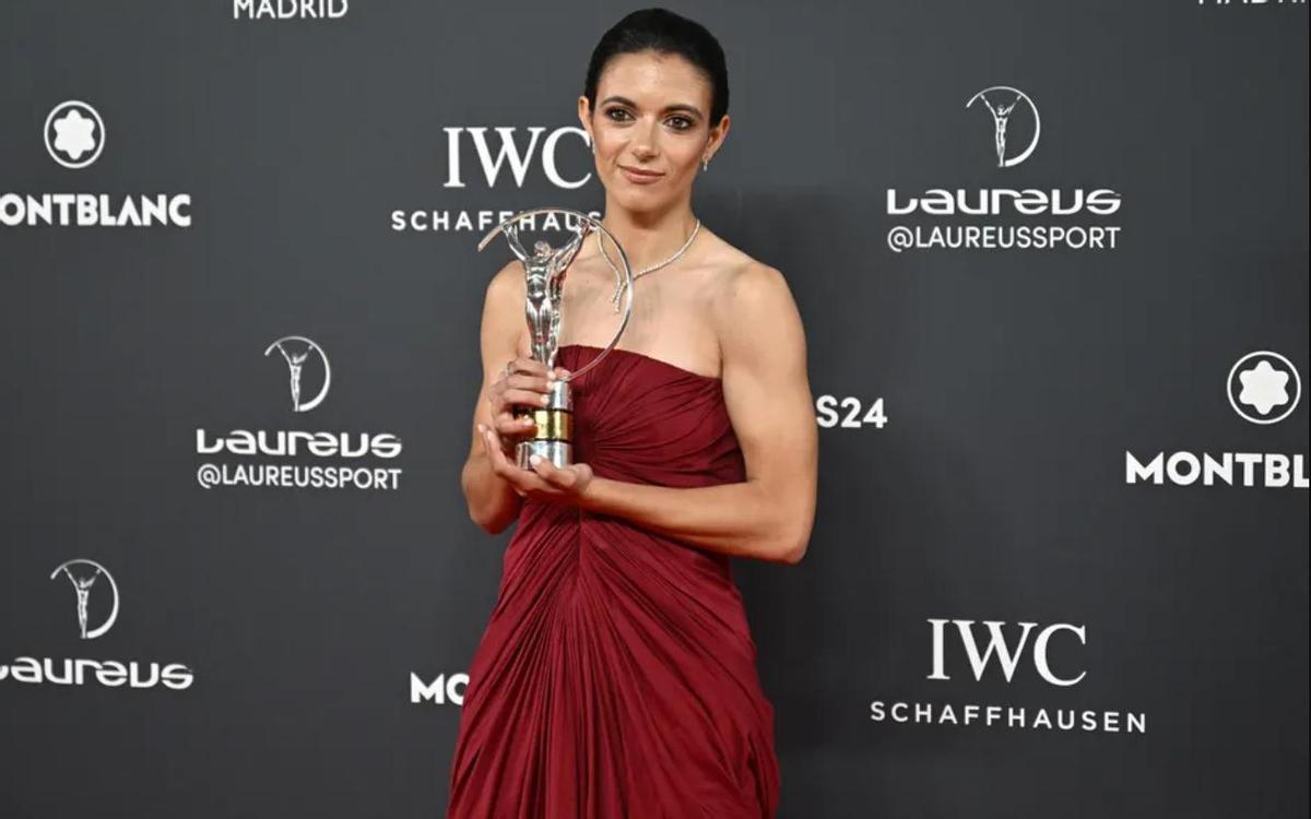 Aitana Bonmatí, con el Laureus que recibió en 2024.