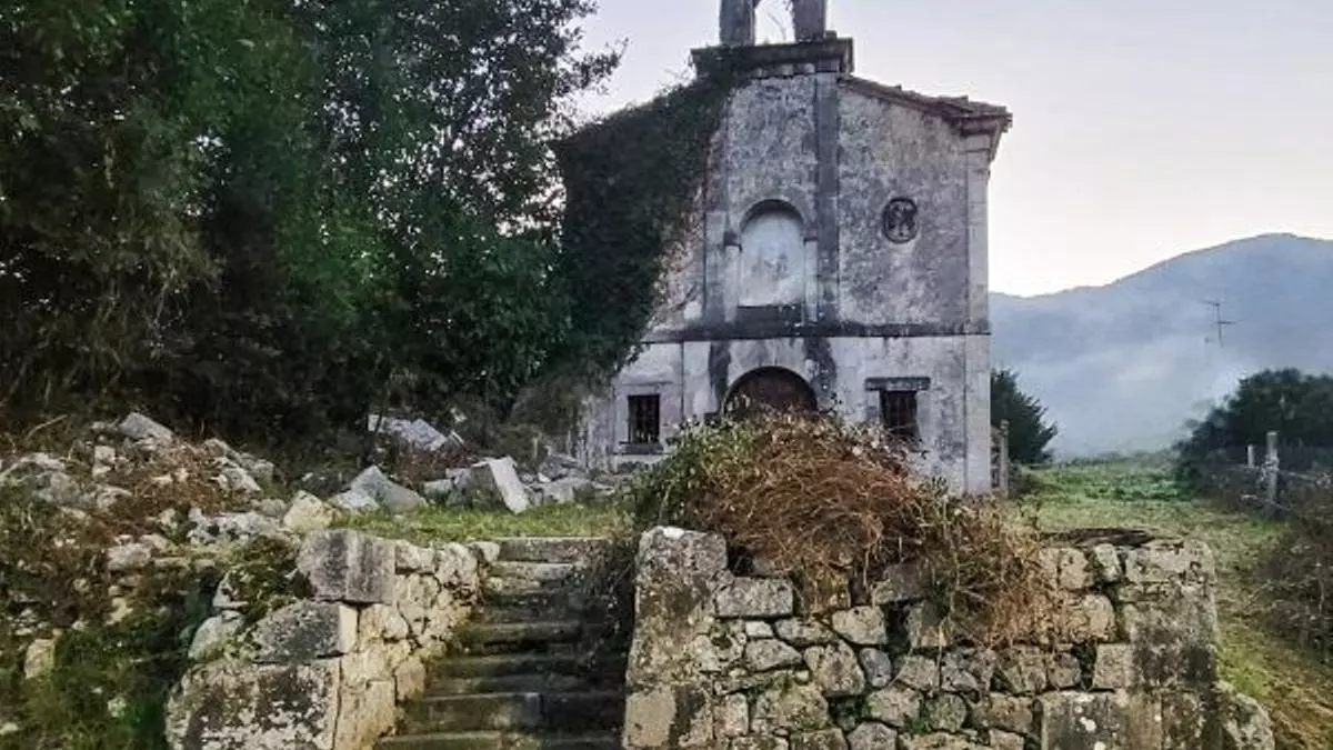 Lanzan un 'crowdfunding' para salvar una ermita del siglo XVIII que se cae a pedazos en el Camino de Santiago