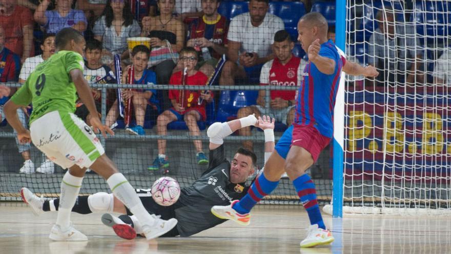 In den entscheidenden Momenten haben die Spieler von Palma Futsal (grün) oft die Hosen voll und scheitern.  | FOTO: DM