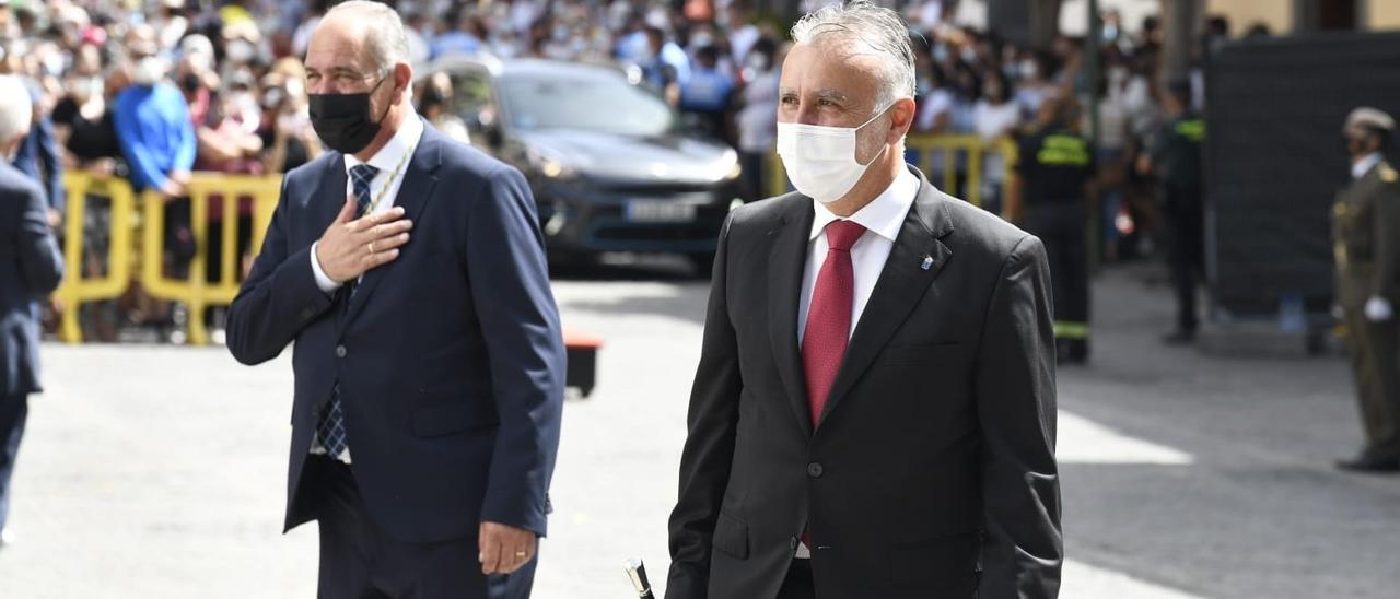 El presidente de Canarias, Ángel Víctor Torres, a su llegada a los actos institucionales con motivo de la festividad de la Virgen del Pino