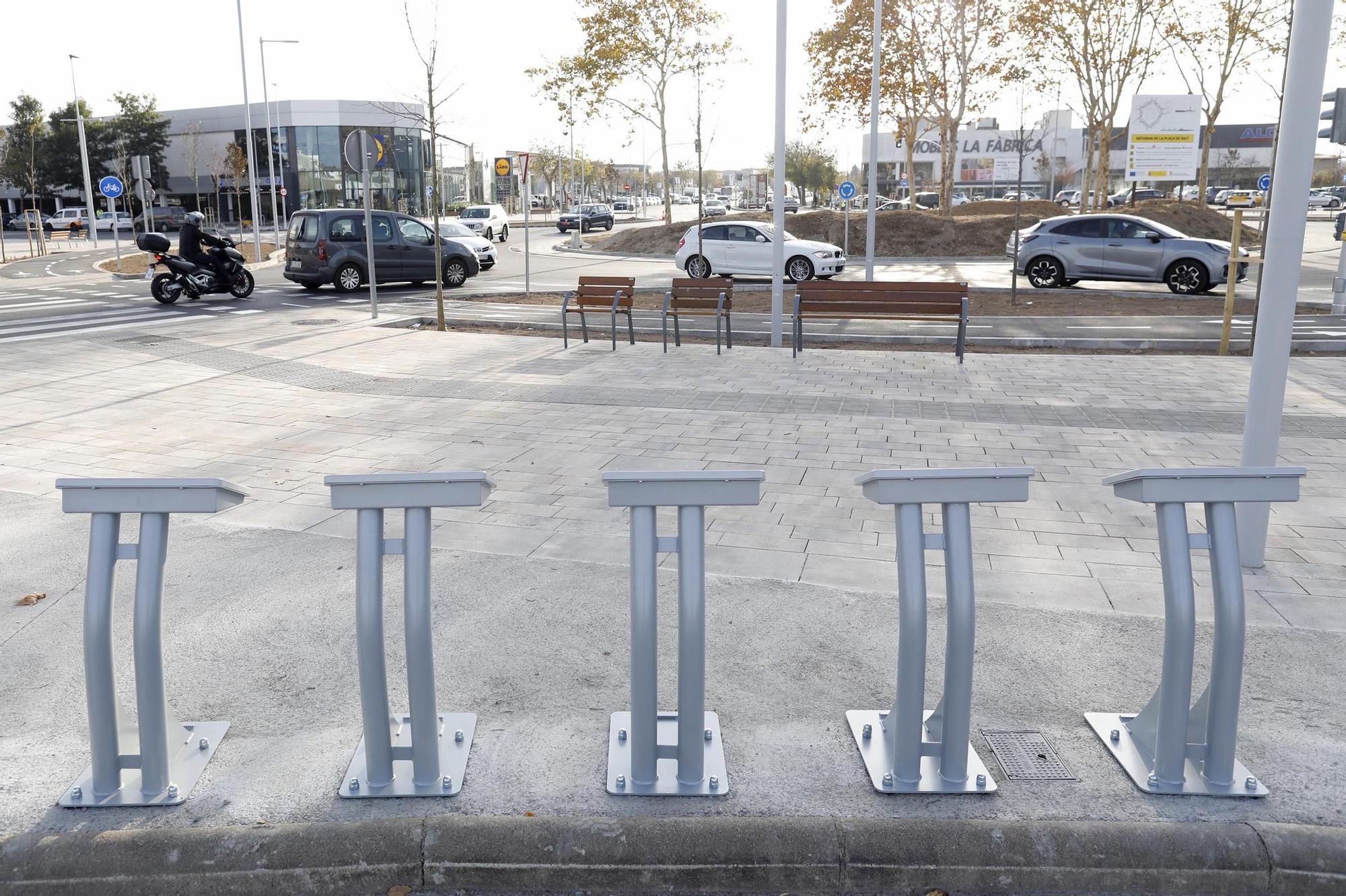 El nou cariil bici de la plaça de Salt