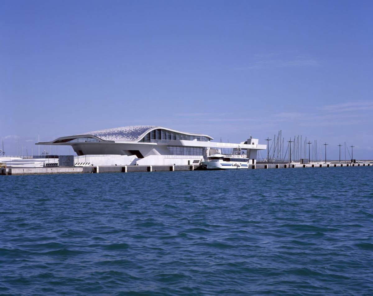 Terminal marítima de Salerno diseñada por Zaha Hadid Architects
