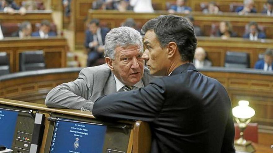 Pedro Quevedo i Pedro Sánchez, ahir, al Congrés