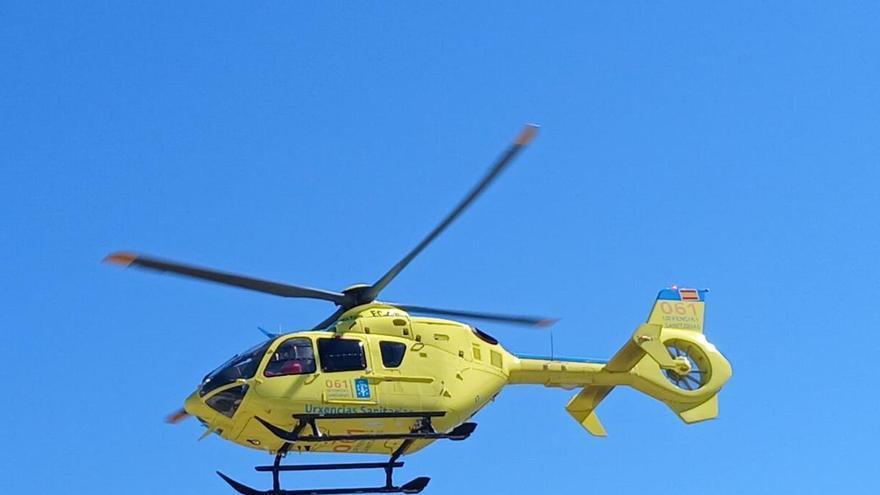 Evacúan en helicóptero a una turista canaria que sufrió una indisposición en las Islas Cíes