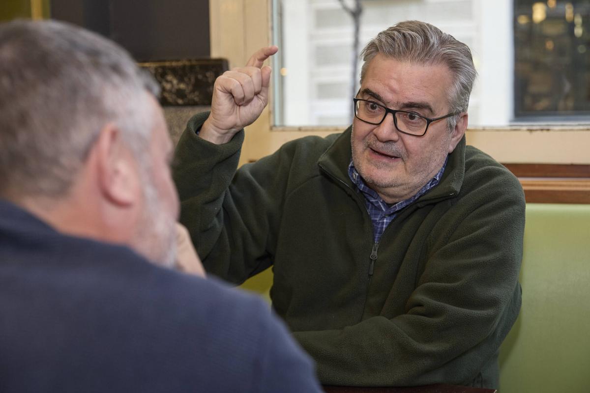 Sergi Pàmies, escritor y autor de 'Confesiones de un culer defectuoso', atendió a SPORT para hablar del Barça