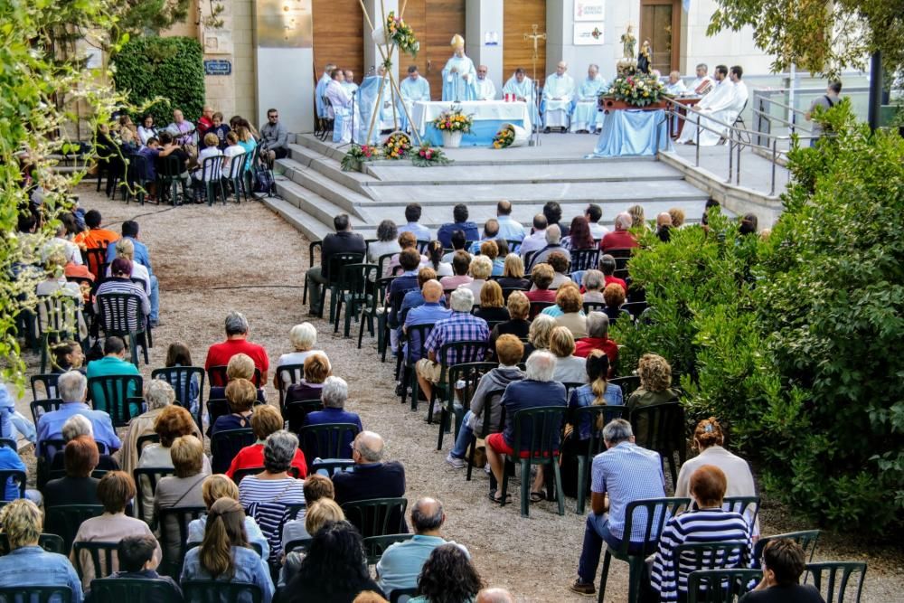 Alcoy rinde honores a su patrona