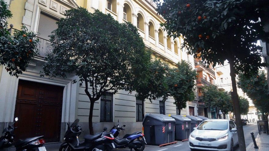 Urbanismo da licencia para demoler el antiguo edificio de la Fundación Cajasur en Reyes Católicos