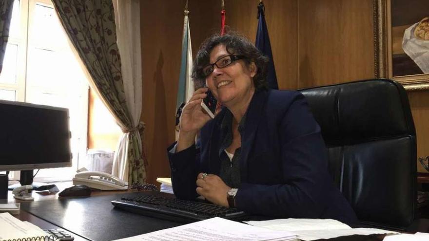 Eva García de la Torre, alcaldesa de Porriño, en su despacho. // D.P.